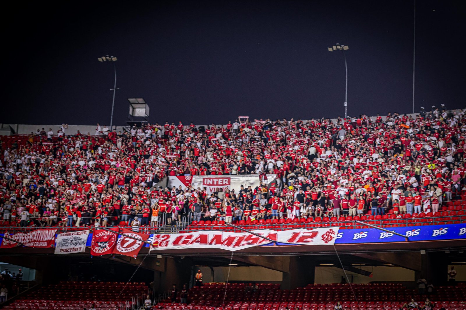 Camisa 12: a história da torcida colorada que marcou gerações