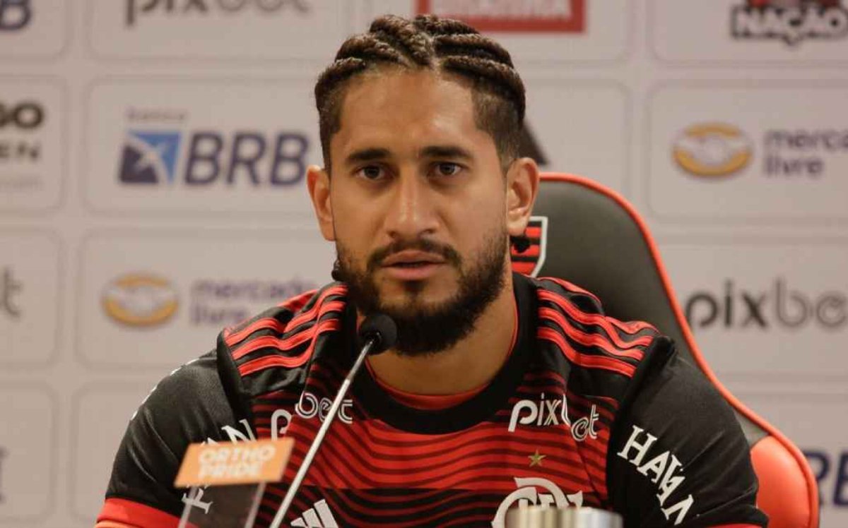 Zagueiro do Flamengo acerta contrato com o São Bernardo para Paulistão e Série B 2026