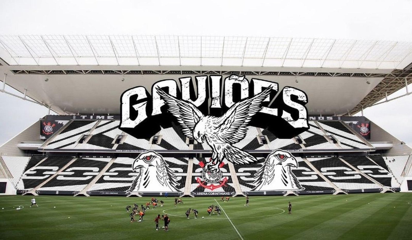 Mosaicos de torcidas: criatividade e paixão em cores e movimento