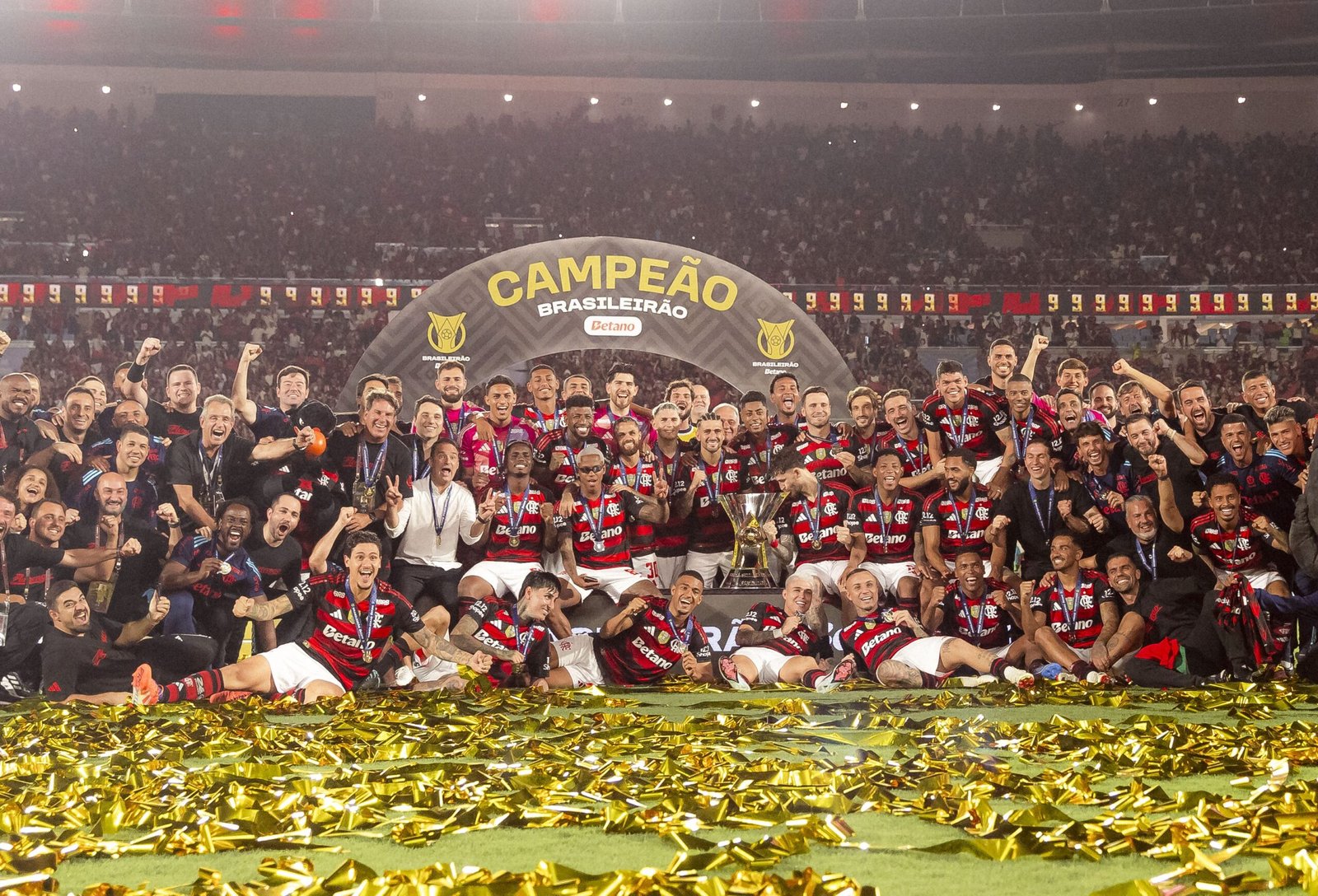 Flamengo vence o Ceará e garante o título da Série A com uma rodada de antecedência