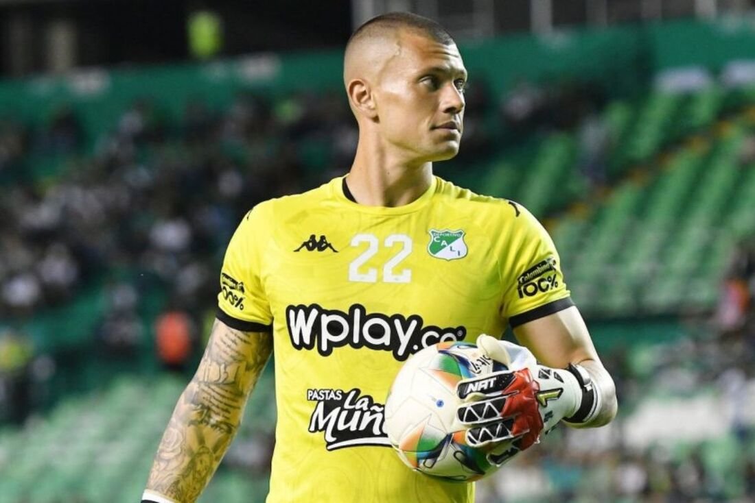 Náutico anuncia contratação do goleiro uruguaio Gastón Guruceaga para a temporada de 2026