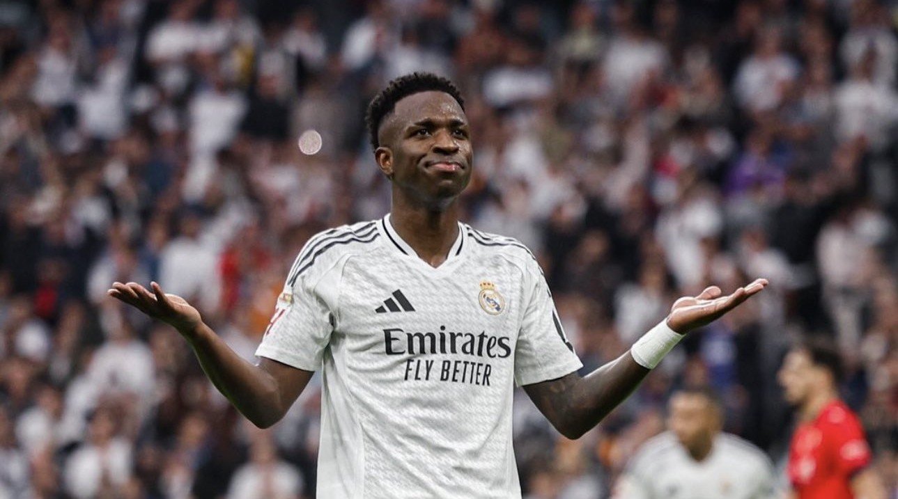 Vinicius Júnior é vaiado pela torcida do Real Madrid e novo treinador sai em sua defesa